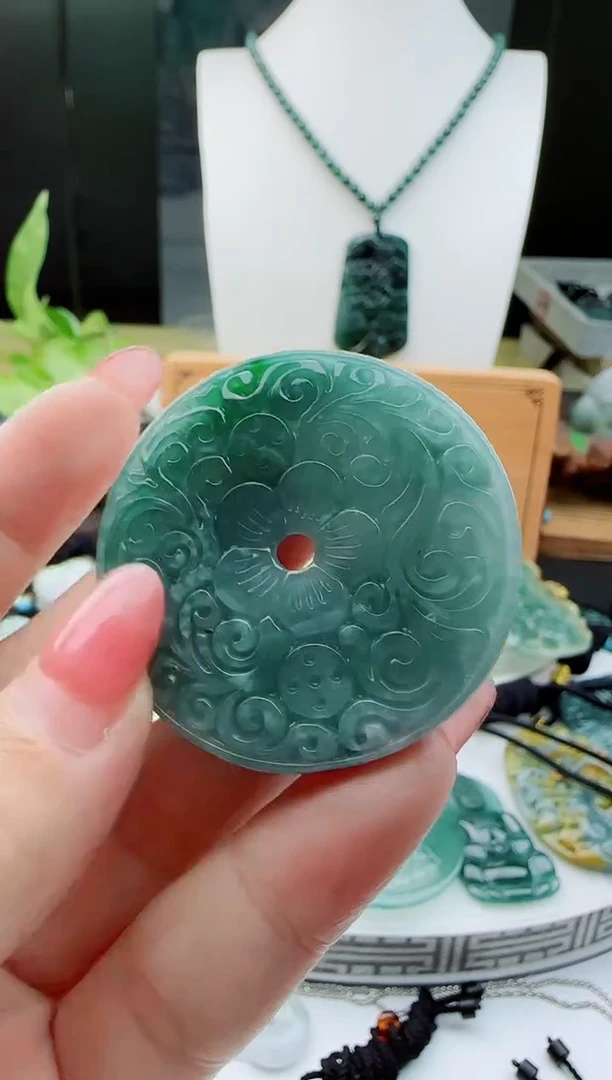 【闪购商品】翡翠颈饰未镶嵌多样性随机一件发货