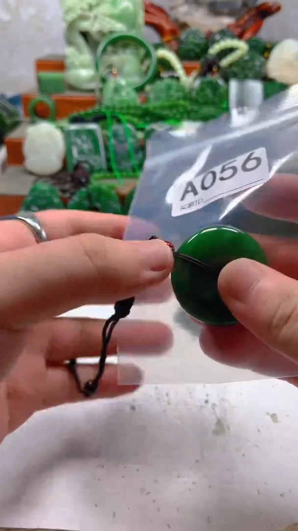 和田玉未镶嵌珠宝半成品1