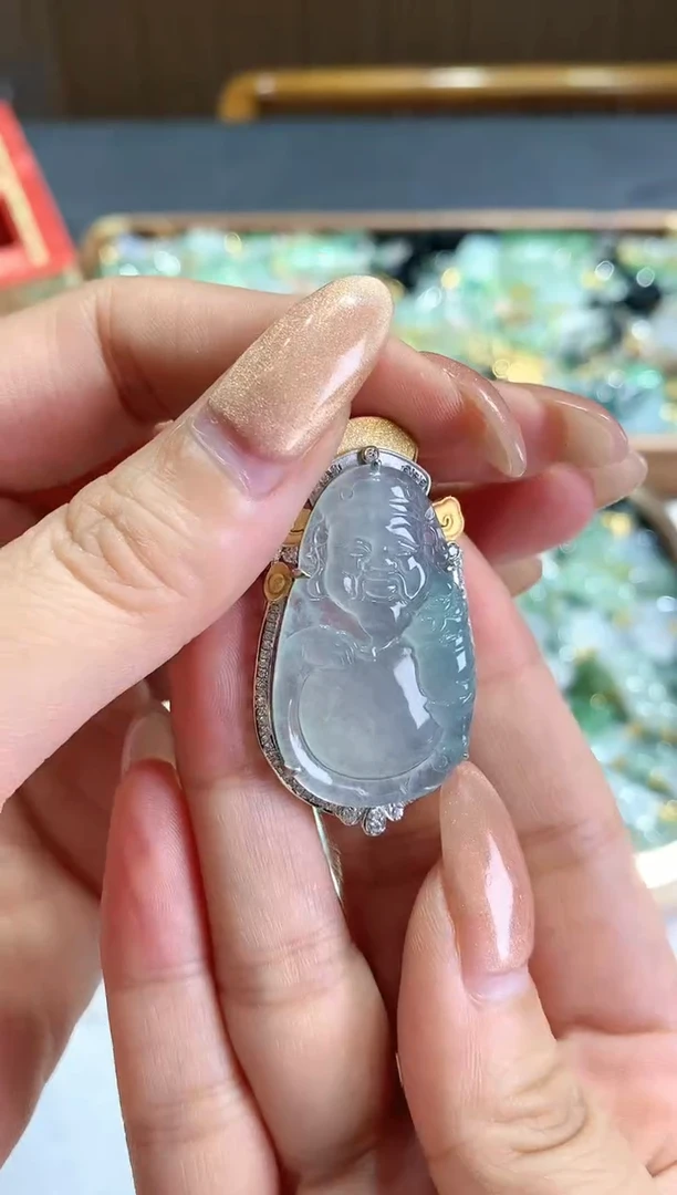 颈饰银S925镶嵌翡翠2025113001