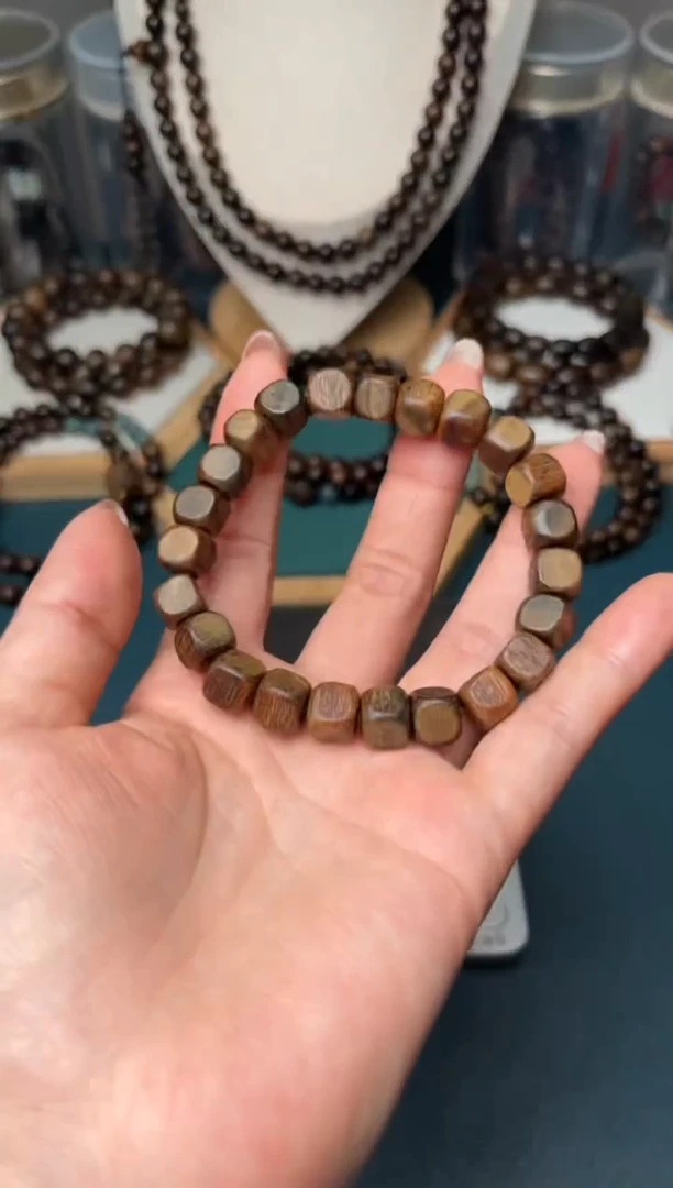 【闪购商品】沉香木手串越南芽庄黄奇楠方珠