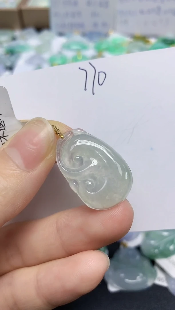 翡翠18K金镶嵌颈饰天然缅甸翡翠A货