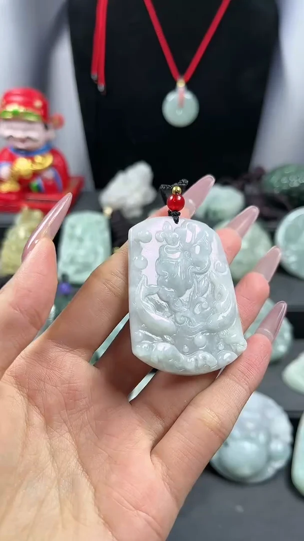 【闪购商品】翡翠颈饰未镶嵌年年有余