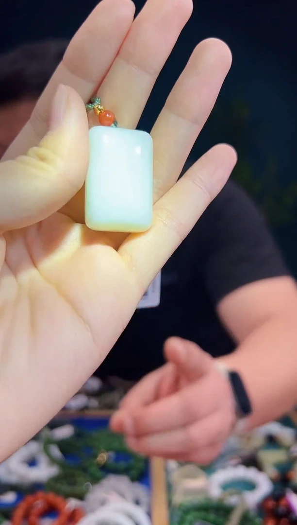 颈饰未镶嵌和田玉E****粒一物一证 拍一单发一个