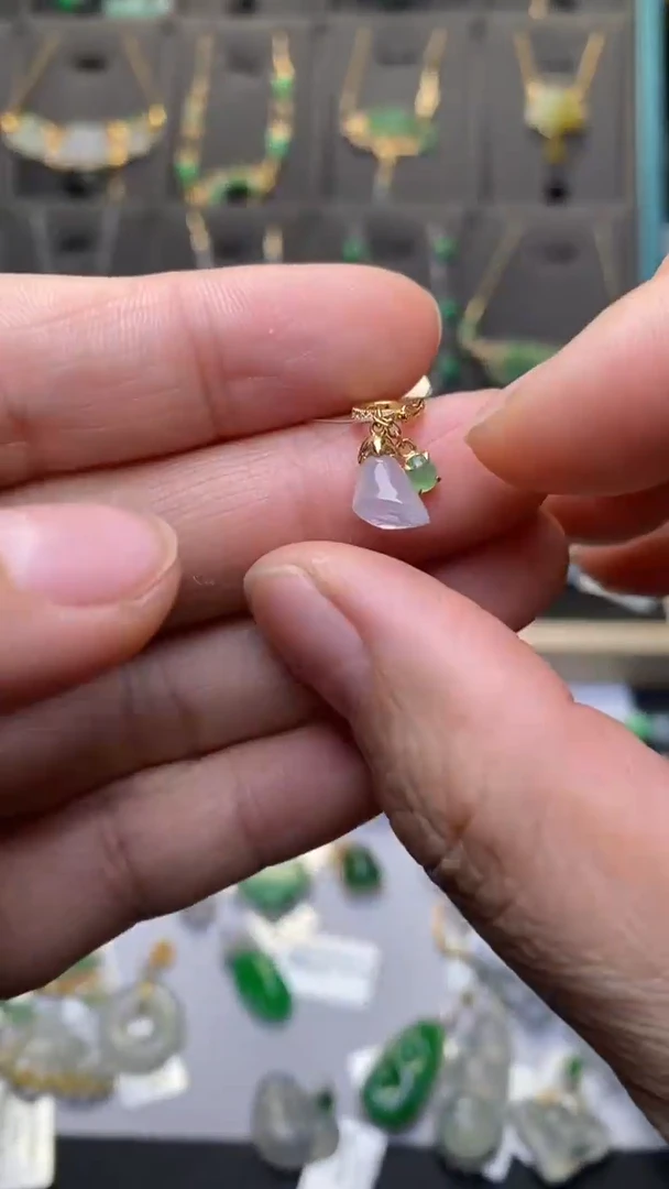 颈饰18K金镶嵌翡翠净货35822