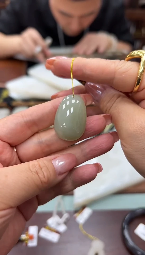 颈饰未镶嵌和田玉无事牌