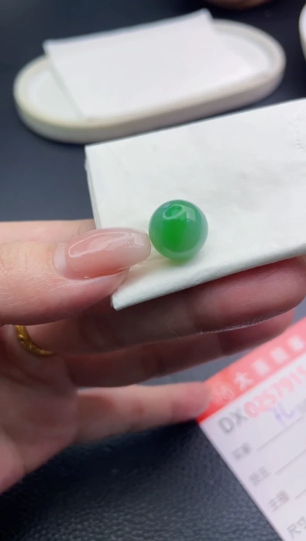 定制翡翠未镶嵌?**L珠子