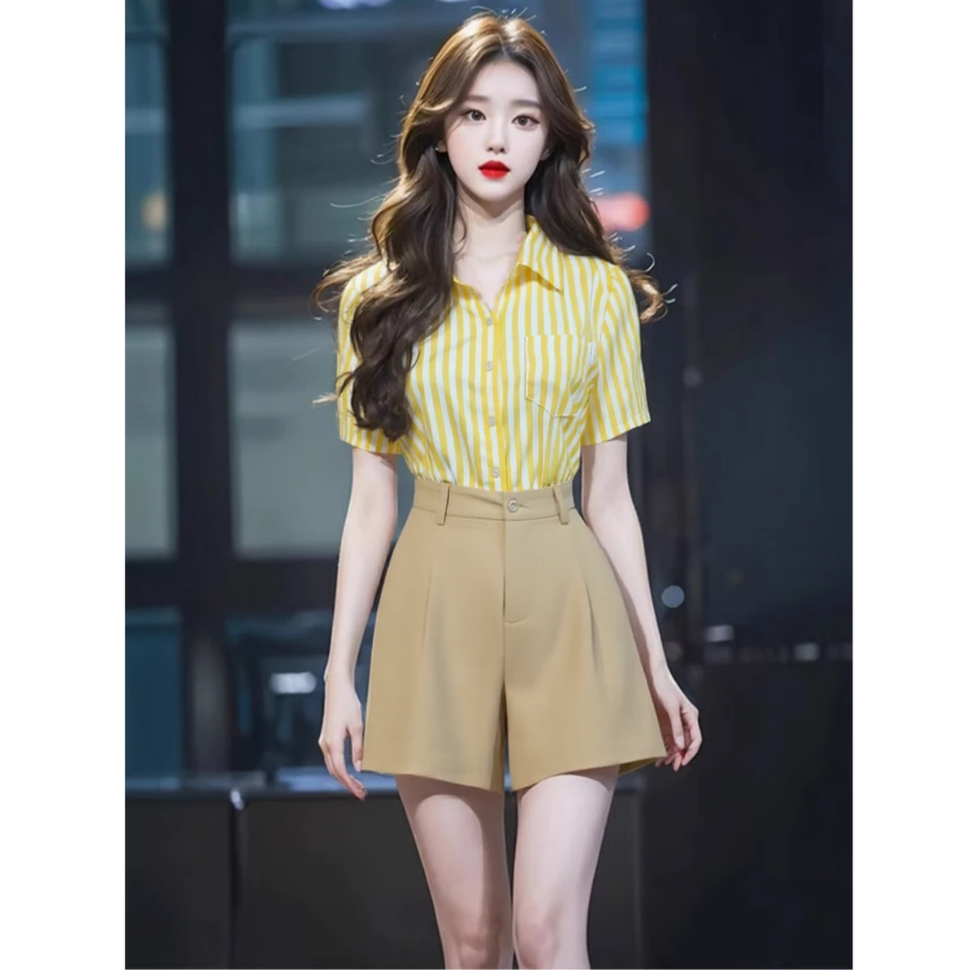 青春活力减龄套装夏新款气质显瘦洋气小个子条纹衬衫高腰阔腿短裤