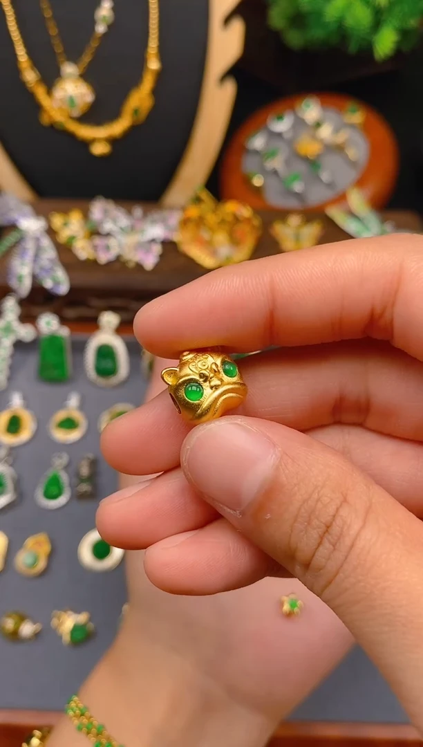 【闪购商品】翡翠吊坠(不含链)银S925镶嵌醒狮