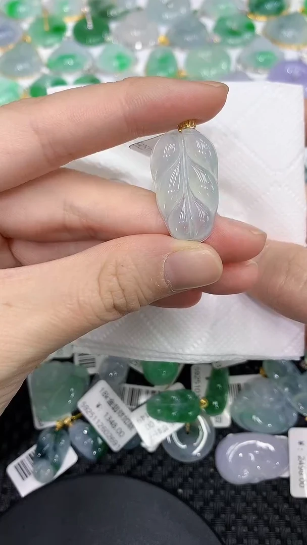 颈饰18K金镶嵌翡翠a货支持复检百元以上9元证书费自理