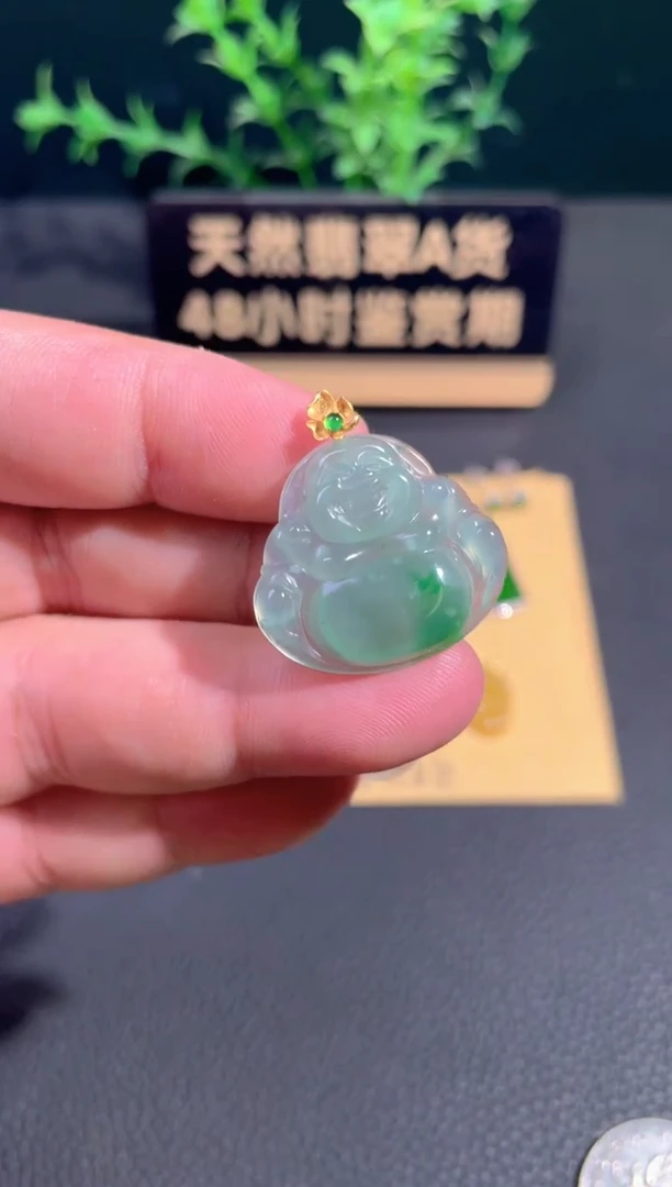 颈饰18K金镶嵌翡翠翡翠
