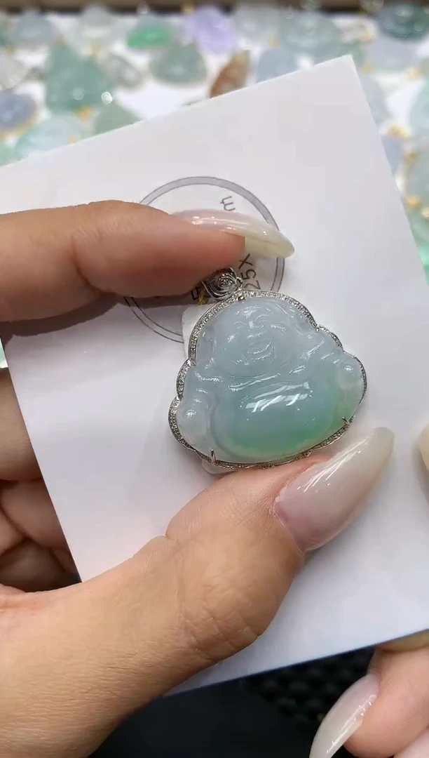 颈饰18K金镶嵌翡翠111111111111