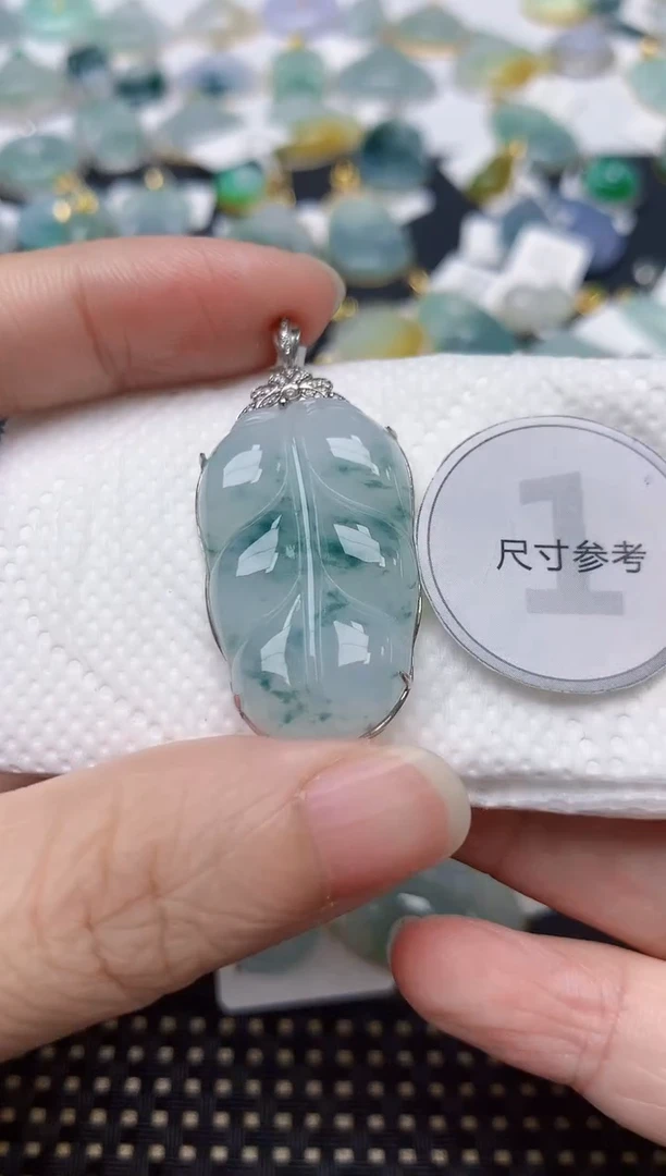 颈饰18K金镶嵌翡翠天然缅甸A货翡翠