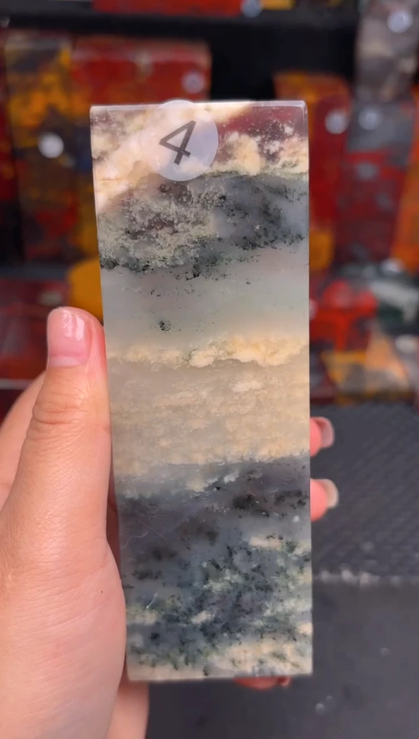 玉桂林鸡血玉印章摆件4