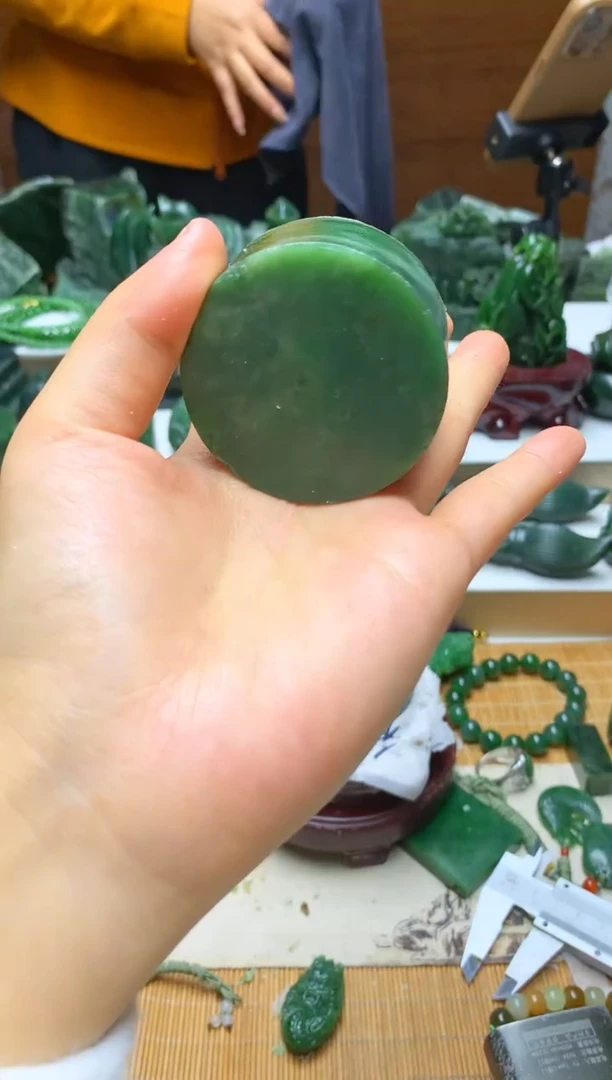 未镶嵌和田玉摆件11随机发货，拍一发一