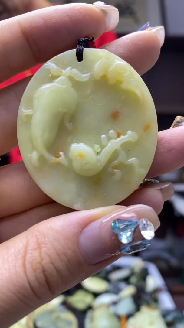 未镶嵌岫玉挂件