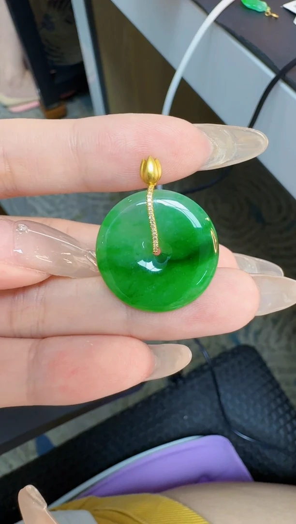 翡翠18K金镶嵌吊坠(不含链)缅甸A货翡翠
