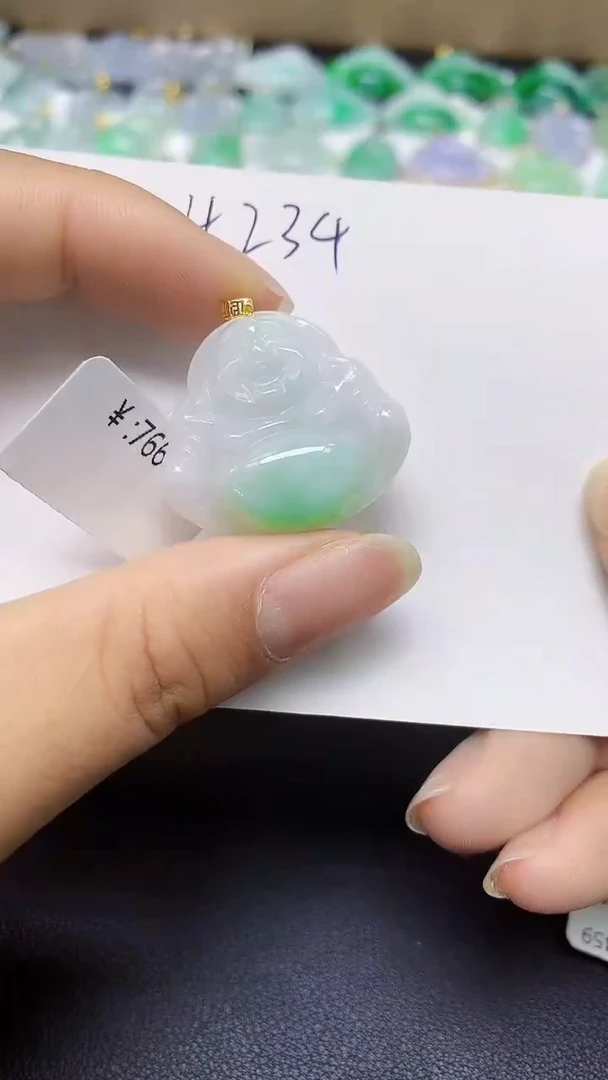 翡翠18K金镶嵌颈饰天然缅甸翡翠A货