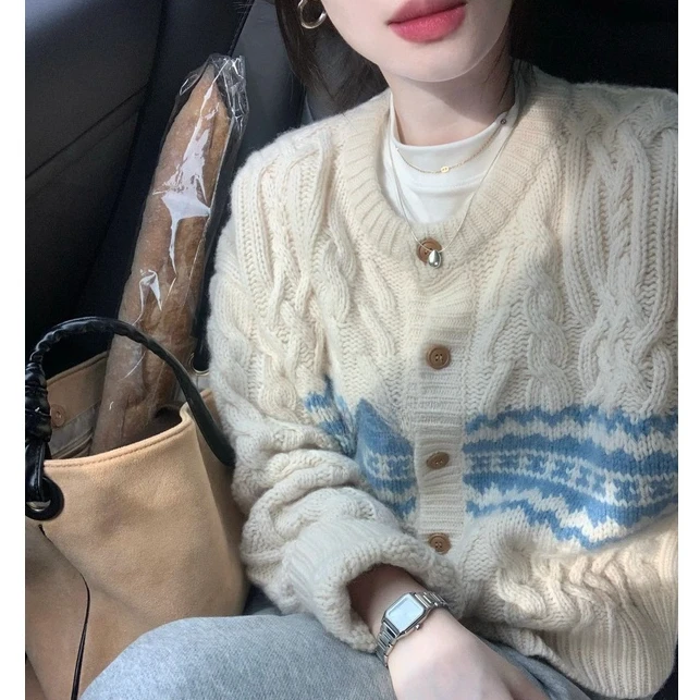 小香风麻花圆领毛衣外套女装秋冬冬季加厚宽松慵懒风针织开衫上衣