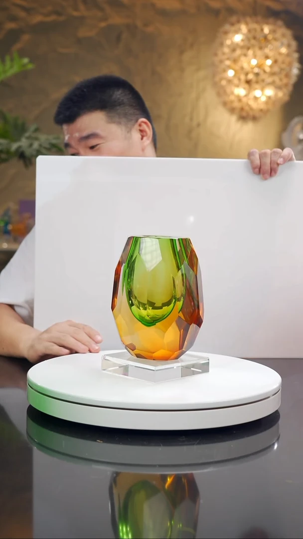 福利琥珀绿切面花瓶