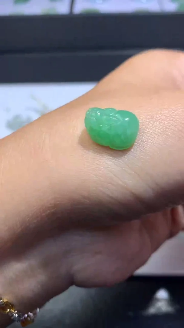 未镶嵌定制翡翠毛货