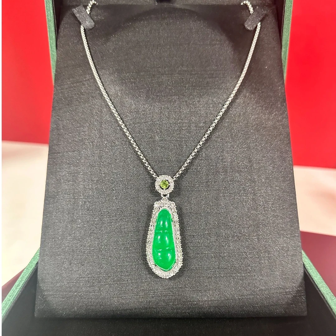 铜合金树脂项链 冰透水润豌豆银色项链优雅时尚轻奢精致吊坠