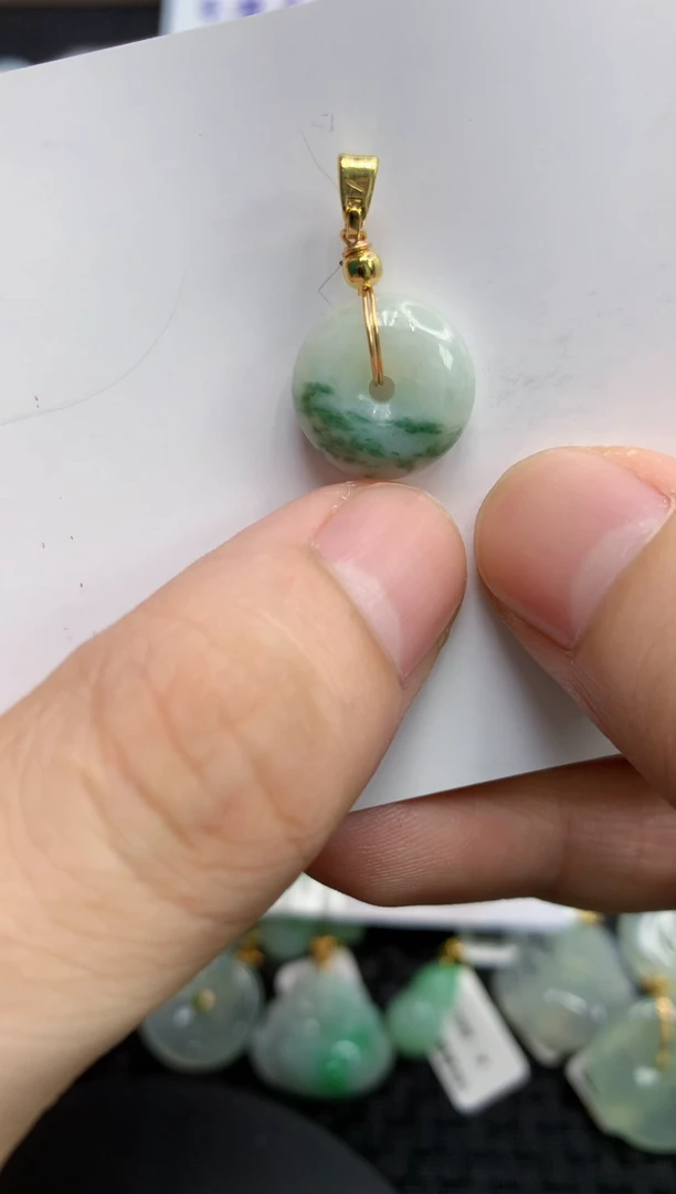 翡翠未镶嵌颈饰1111111111