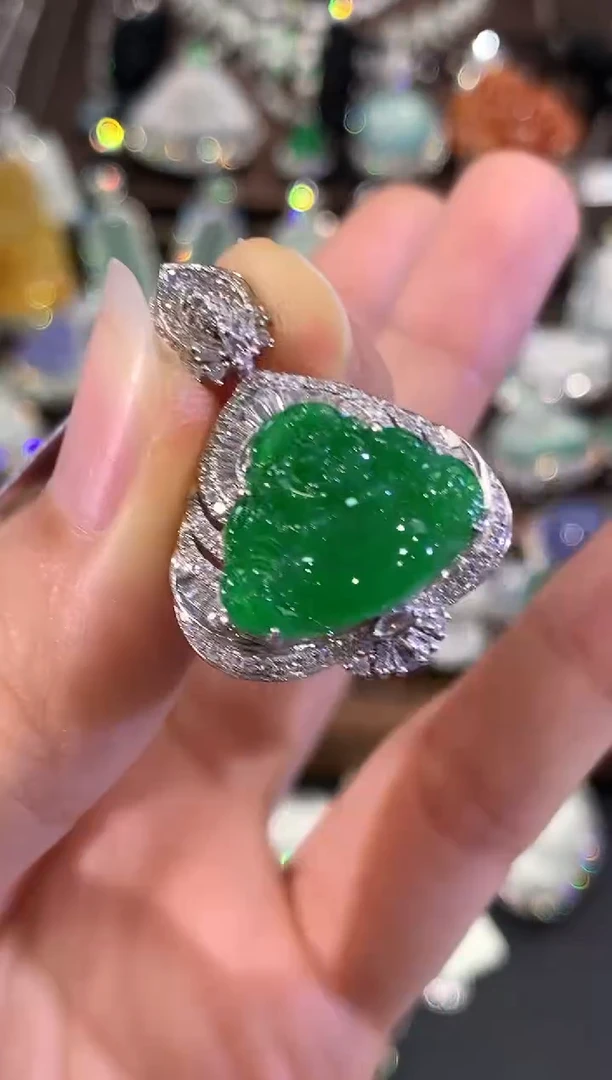 吊坠(不含链)18K金镶嵌翡翠C130