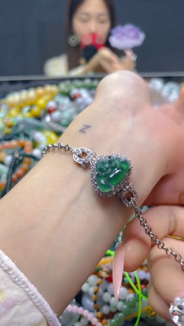 颈饰未镶嵌翡翠/P/翡翠A货，一件也是批发价