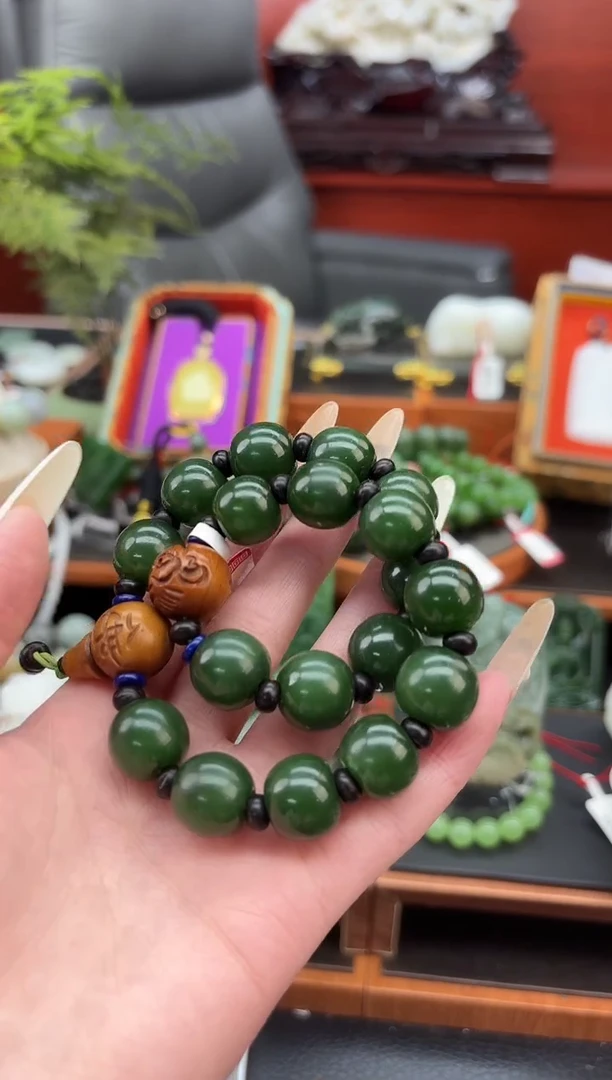 未镶嵌手串和田玉董小姐推荐 多样性发货 拍一发一