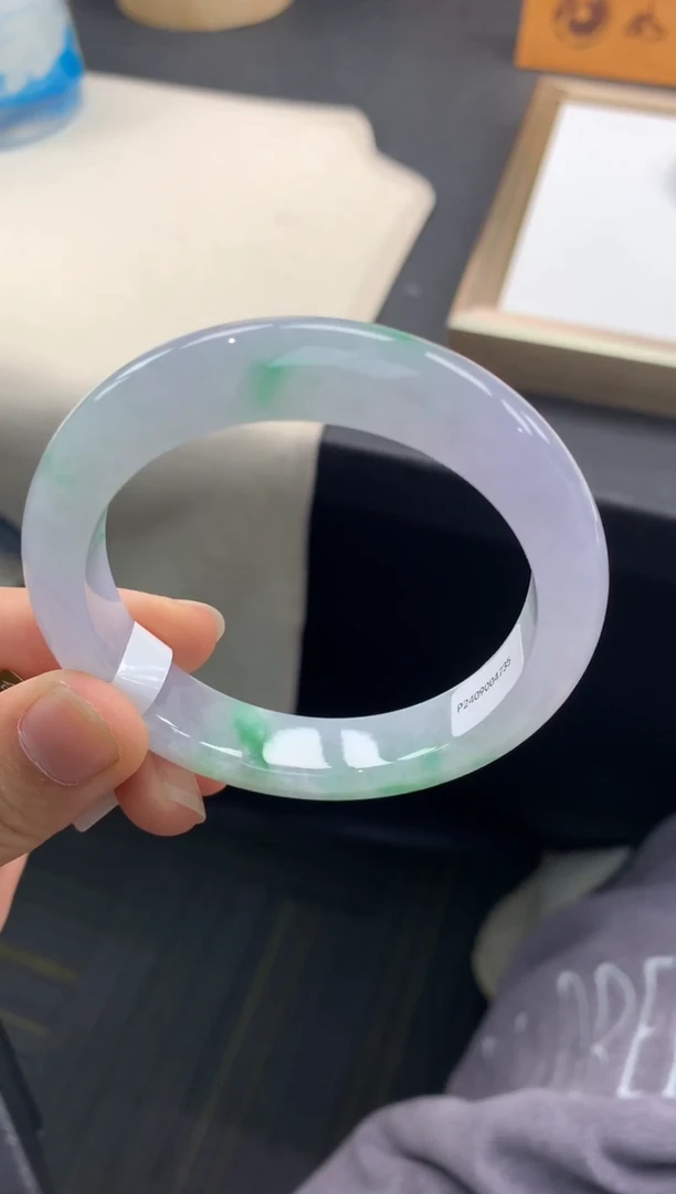 未镶嵌手镯翡翠退货需手镯吊牌标签完好