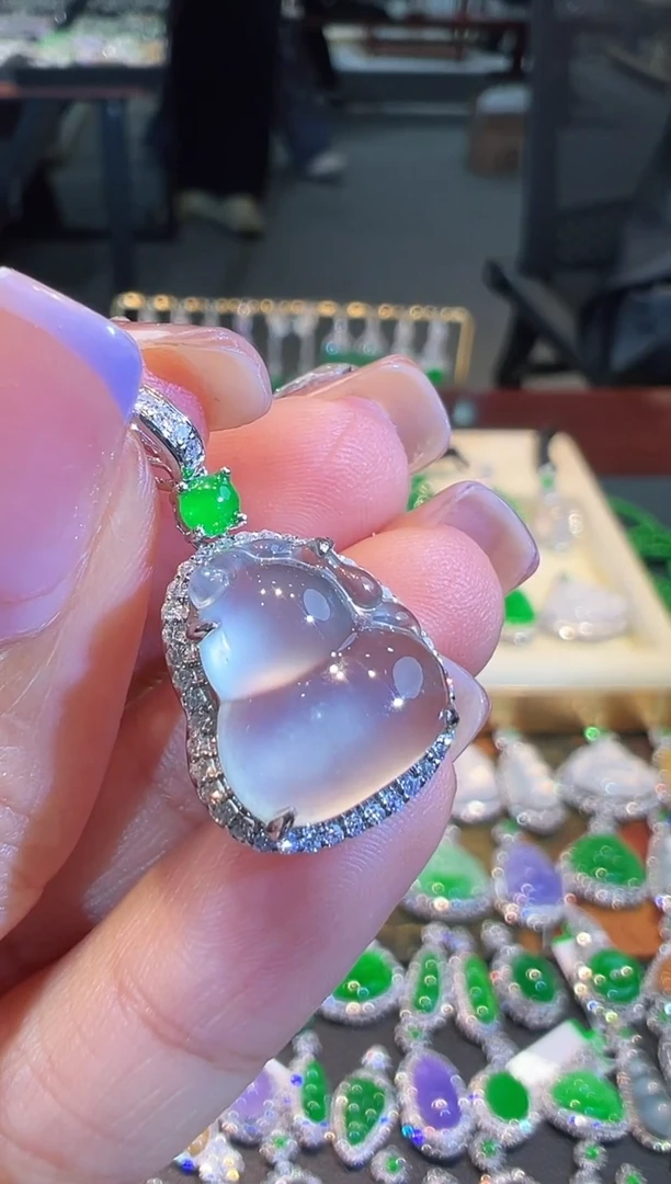 【闪购商品】翡翠颈饰18K金镶嵌翡翠