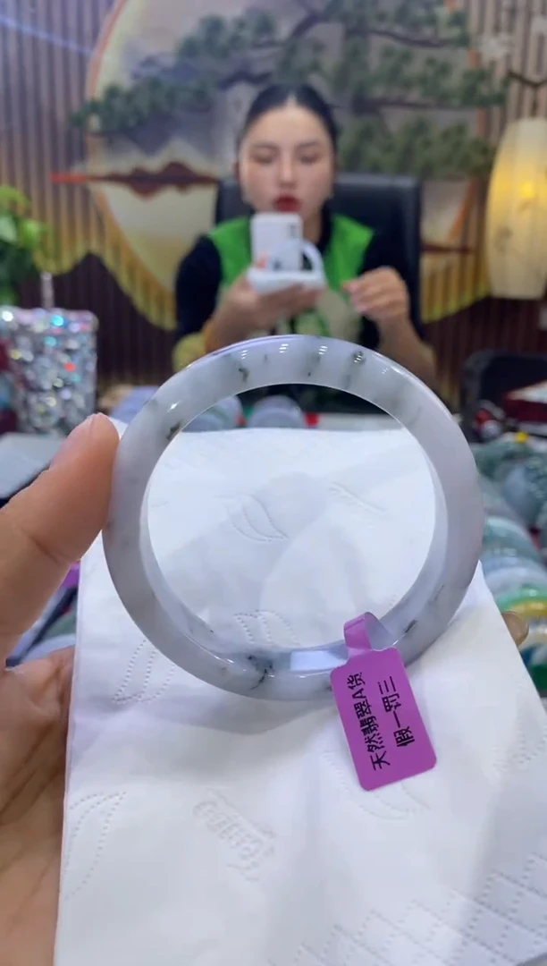 【闪购商品】翡翠手镯未镶嵌多人05650