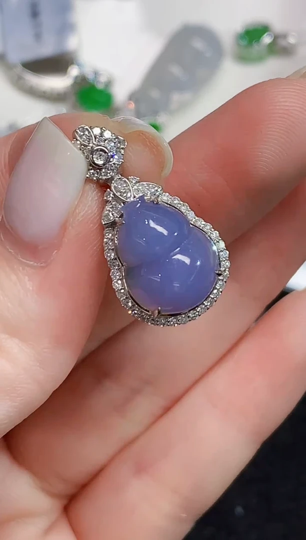 吊坠(不含链)18K金镶嵌翡翠多样性发其一