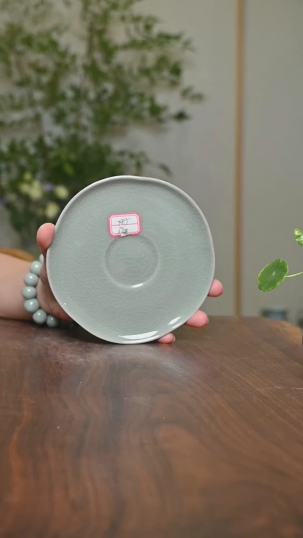 微瑕豆绿釉朱家汝窑款盘子15公分