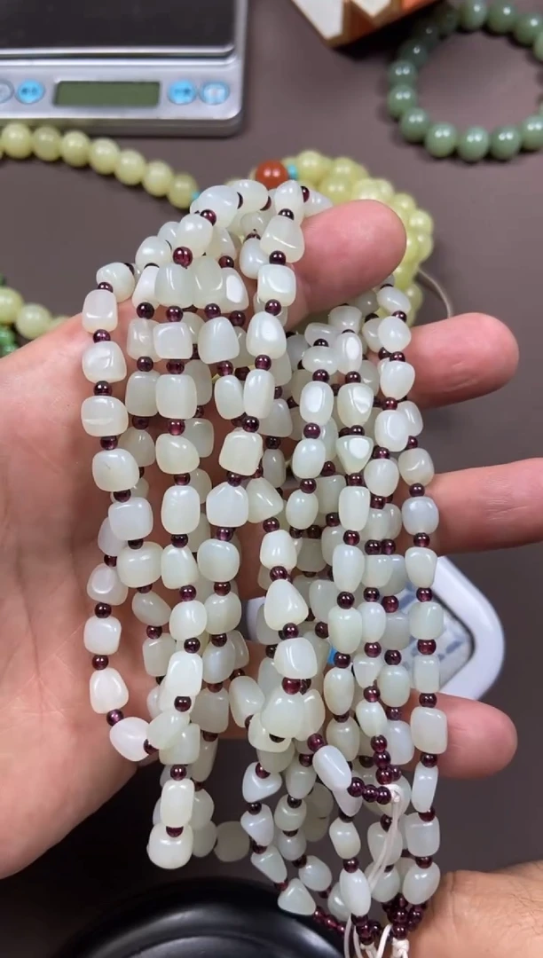 颈饰未镶嵌和田玉多样性发货，拍一发一