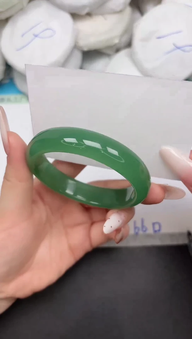 未镶嵌手镯石英质玉A83/58.8