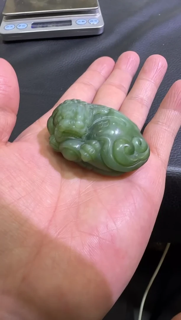 吊坠(赠链)未镶嵌和田玉碧玉手把件（产地直发）