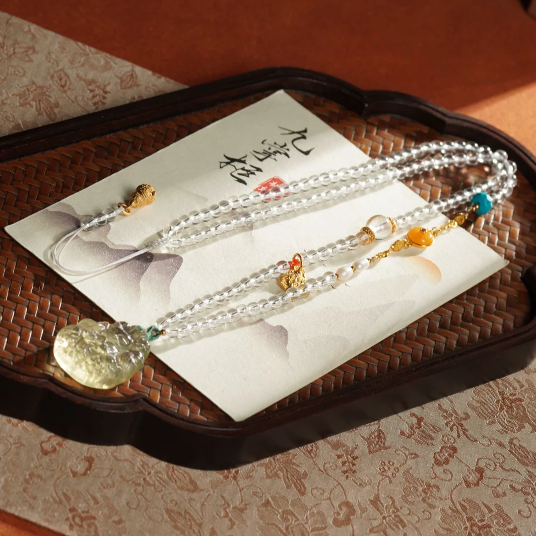 天然白水晶九尾狐吊坠—多样性发其一