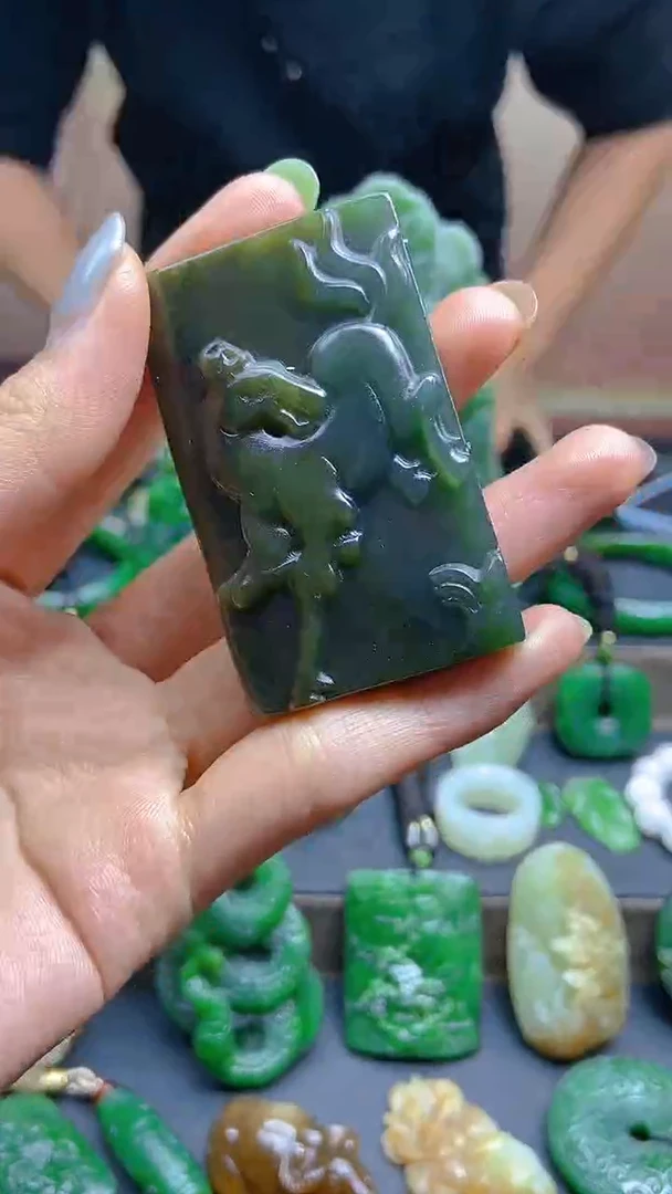 颈饰未镶嵌和田玉1