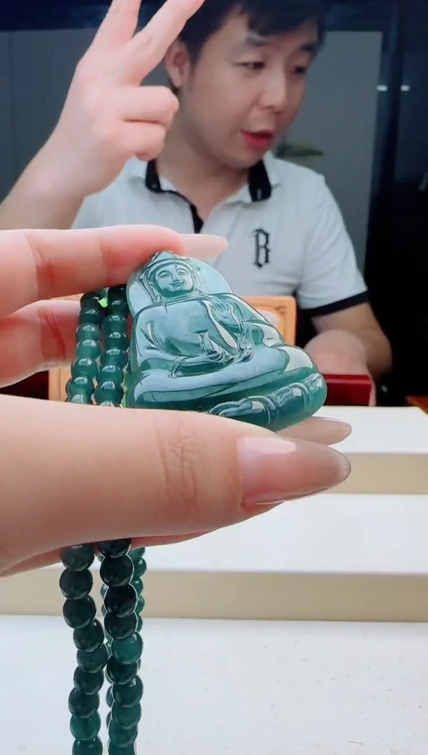 颈饰未镶嵌翡翠多样性发其中一