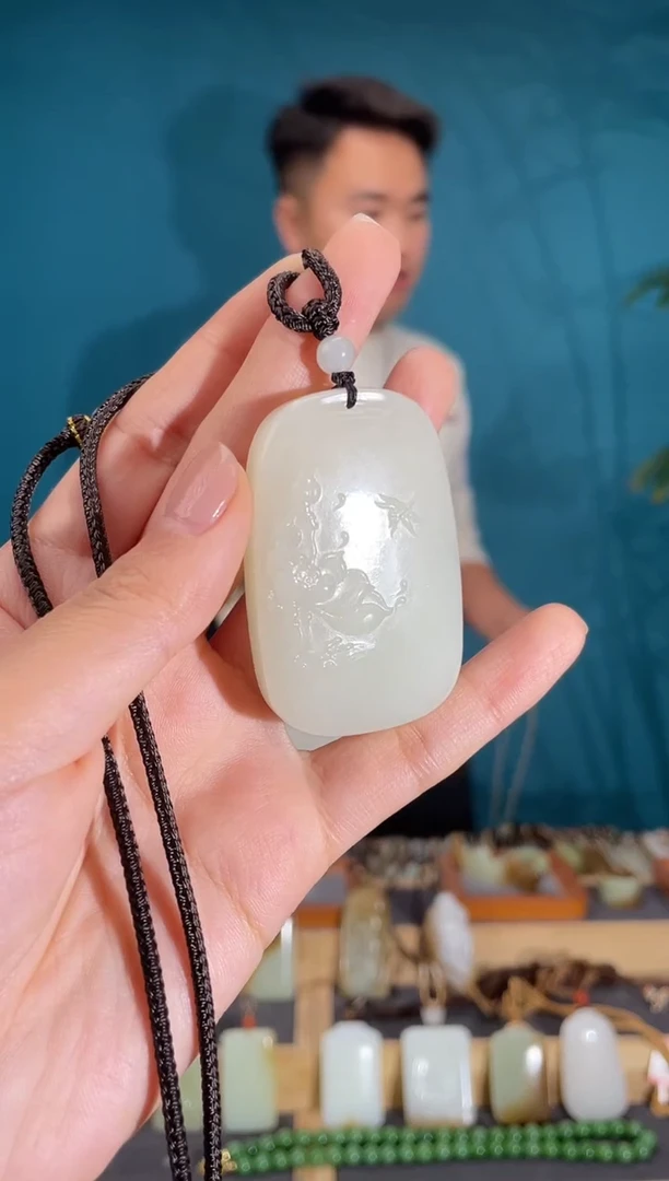 颈饰未镶嵌和田玉1