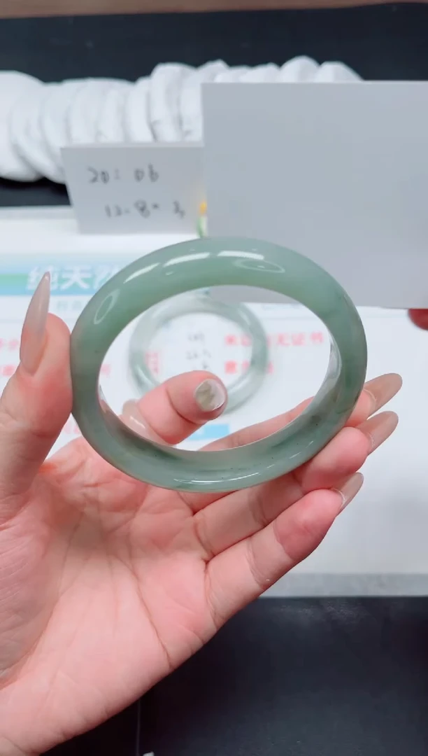 【闪购商品】石英质玉手镯未镶嵌350-62.4