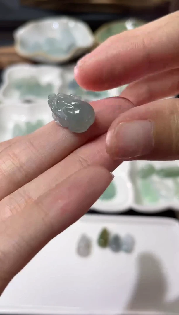 裸石翡翠缅甸天然翡翠 小貔貅