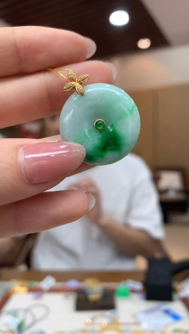 吊坠(不含链)18K金镶嵌翡翠平安扣