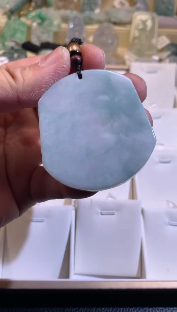 【闪购商品】翡翠颈饰未镶嵌02/24/212