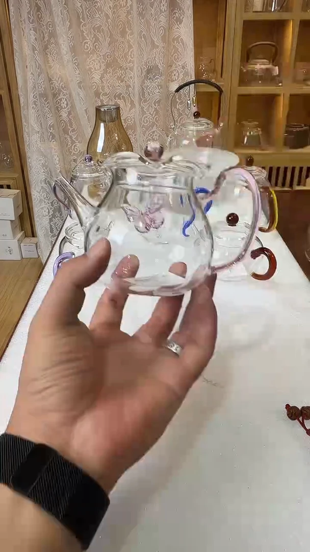 粉色花口壶带盖。。。