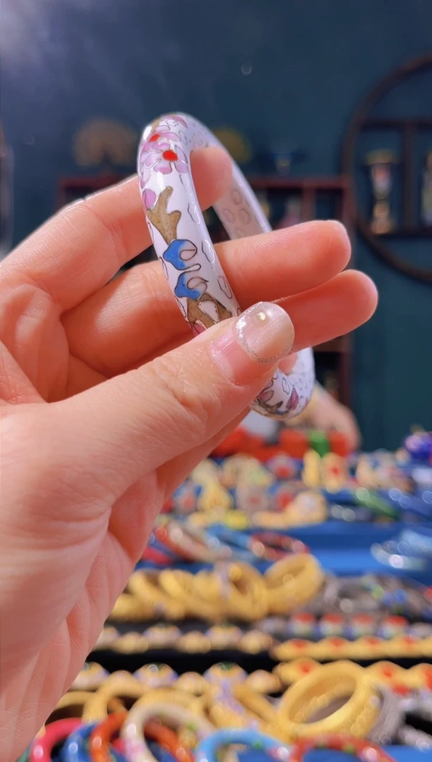 【闪购商品】景泰蓝棍镯花卉白色