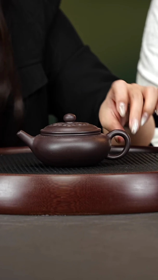 茶壶紫砂112ZCP扁祥云 黑墩头250cc
