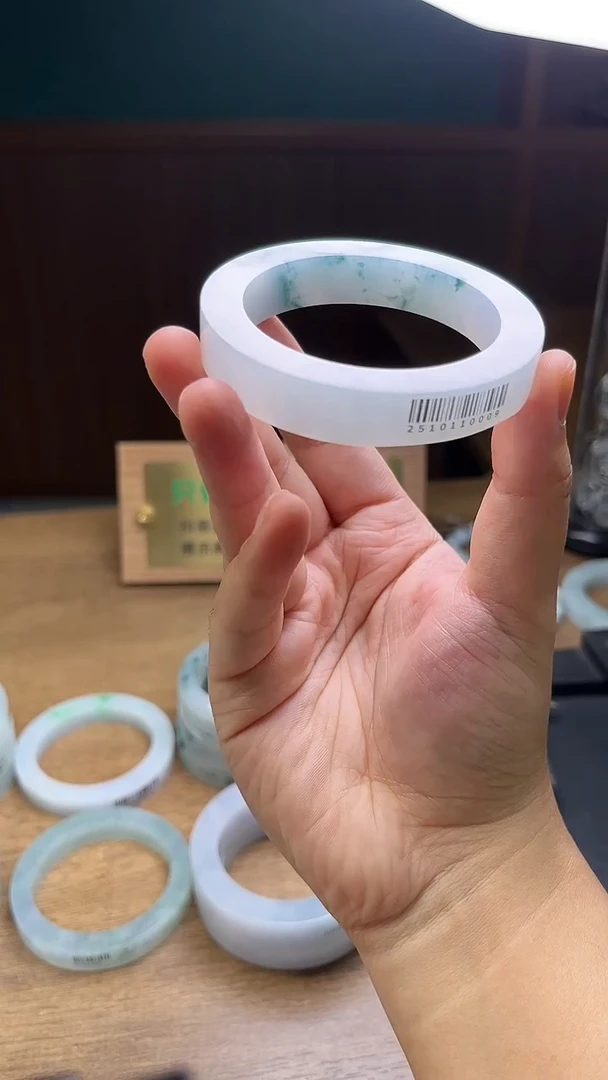 未镶嵌手镯定制翡翠蓝***️定制