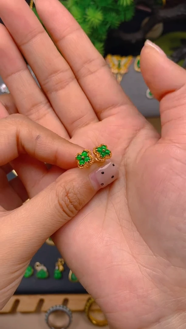 银S925镶嵌翡翠耳饰四叶草耳钉